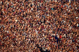 Kinh ngạc về những đám đông khủng khiếp trên hành tinh