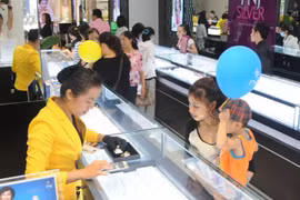 Giá vàng 30-10: Tiếp tục giảm mạnh