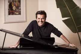 Giọng ca chính của Modern Talking muốn ăn nem khi đến Hà Nội