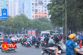 Bất cập tổ chức giao thông ở hầm chui Lê Văn Lương