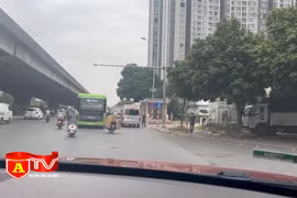 Cuối năm “xe dù bến cóc” lại nóng…