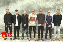 Khởi tố nhóm đối tượng mang dao, kiếm gây rối trật tự công cộng