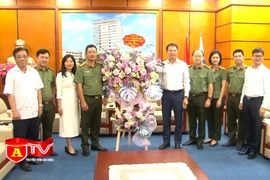 Công an Hà Nội tri ân, chúc mừng Ngày Nhà giáo Việt Nam