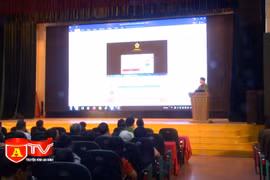 300 tình nguyện viên sinh viên được tập huấn thực hiện Đề án 06 của Chính Phủ