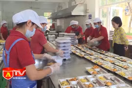 Sở GD-ĐT Hà Nội yêu cầu các trường học có bếp ăn bán trú báo cáo gấp trong chiều 2/4 