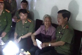 Tri ân gia đình liệt sỹ Công an Thủ đô