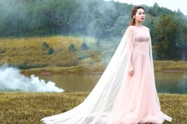 Hồ Ngọc Hà đẹp ma mị giữa hồ Tuyền Lâm