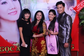 "Nữ hoàng băng cassette" Ngọc Ánh khoe người đồng hành mới 