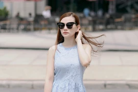 Ca sĩ Thu Thủy sành điệu với phong cách thời trang dạo phố