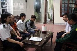 Sóng đánh chìm tàu chở than, 5 thuyền viên được cứu sống