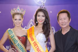 Chủ tịch Miss Grand International "thân chinh" sang Việt Nam mời Lan Khuê tham gia cuộc thi 2016