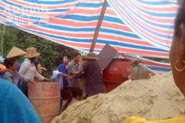 Đang xây nhà, người đàn ông bị điện giật tử vong