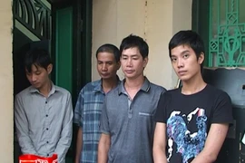 CAQ Hai Bà Trưng tạm giữ 11 tổ chức đánh bạc