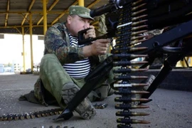 Miền đông Ukraine lại chìm trong bạo lực