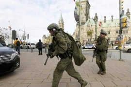 Quốc hội Canada bị “lĩnh” đạn từ kẻ quá khích