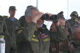 Video Bộ trưởng Quốc phòng Nga thị sát tập trận ở Syria