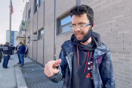 Lời kể của nhân chứng bị kẻ xả súng ở New York nhắm đến đầu tiên