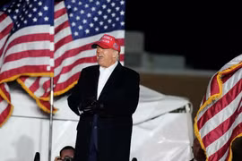 Ông Donald Trump hứa sẽ trở lại Nhà Trắng vào năm 2024