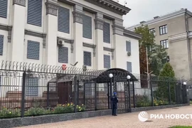 Nga sơ tán nhân sự tại đại sứ quán ở Ukraine