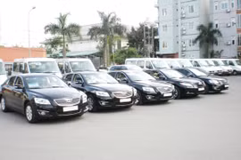 Bộ Tài chính khoán xe công theo đơn giá taxi