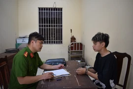 Hai thiếu niên dựng kịch rạng sáng thuê ‘xe ôm’ rồi cứa cổ ‘con mồi’ cướp tài sản