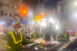 Xử lý ‘phố hàng ăn’ trên trục đường Bạch Mai