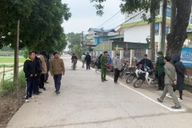 Huyện ven đô triển khai xây dựng mô hình “Cổng trường an toàn” 