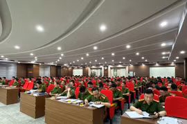 Nâng cao bản lĩnh chính trị cho từng cán bộ, chiến sỹ