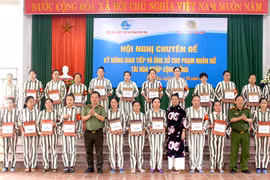 Chia sẻ kỹ năng sống, kỹ năng giao tiếp và ứng xử cho phạm nhân nữ