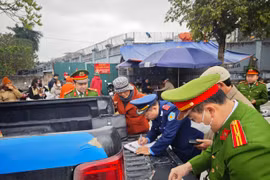 Kiểm tra, xử lý vi phạm hàng loạt ‘điểm nóng’ trật tự đô thị