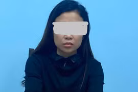 'Tú bà' tham gia đi bán dâm cùng nhân viên