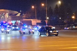 Đoàn xe của Tổng thống Nga Putin rời sân bay quốc tế Nội Bài