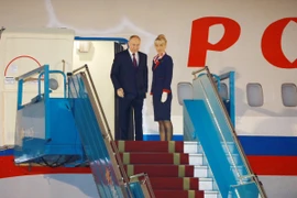 Hơn 2 giờ sáng nay 20-6, Tổng thống Nga Putin cùng đoàn công tác cấp Nhà nước đã đến Thủ đô Hà Nội