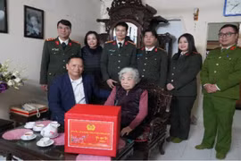 Đảng ủy, Ban Giám đốc Công an TP Hà Nội tri ân, tưởng nhớ các đồng chí nguyên lãnh đạo CATP