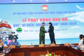 Công an thành phố Hà Nội ủng hộ quỹ "Vì biển, đảo Việt Nam” năm 2024