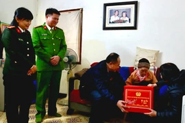 Ban Giám đốc Công an Hà Nội tri ân, tưởng nhớ thế hệ cha anh