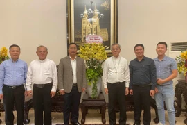 Công an Hà Nội chúc mừng Tòa tổng Giám mục tổng giáo phận thành phố Hồ Chí Minh và Tỉnh Dòng Chúa Cứu thế Việt Nam dịp Lễ Giáng sinh 2024