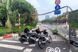 Nhếch nhác tuyến đường đầu tiên dành cho xe đạp tại Hà Nội 
