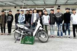 Lực lượng 141 vùng ven Hà Nội xử lý 2 nhóm thanh thiếu niên càn quấy trong đêm