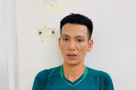 Gây tai nạn nghiêm trọng trên phố Thanh Nhàn, tài xế xe tải bỏ chạy và bị người dân truy đuổi