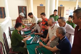 Cắt đứt nguồn cung, đấu tranh trực diện, truy xét tận gốc vũ khí