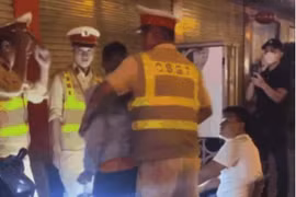 Xử phạt người đàn ông vi phạm kịch khung nồng độ cồn, lăng mạ Cảnh sát giao thông