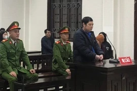 Gây án nghiêm trọng vì nghi vợ 'cờ bạc, trai gái'