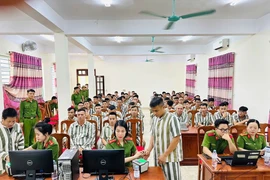 Thu nhận hồ sơ cấp căn cước cho phạm nhân tại Trại giam Suối Hai