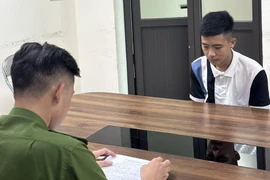 Truy bắt thành công đối tượng đập kính 9 xe ô tô trong đêm tại Hà Đông