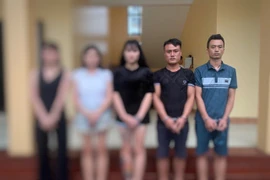 Chủ gara ô tô tổ chức 'bay lắc' cùng 3 cô gái trẻ để...chống bão