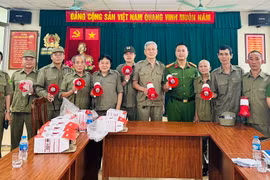 'Sắc cỏ úa' chung sức giữ nhịp bình yên