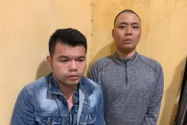 Loạng quạng ở gầm cầu Yên Nghĩa, cặp đôi 7 tiền án bị tóm gọn