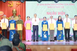 Chủ tịch nước Tô Lâm dự "Ngày hội toàn dân bảo vệ an ninh Tổ quốc" tại phường Cửa Đông