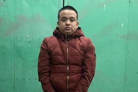 Bị lực lượng Công an khám xét, 'trùm' vay nặng lãi định 'nuốt sống' gói heroin